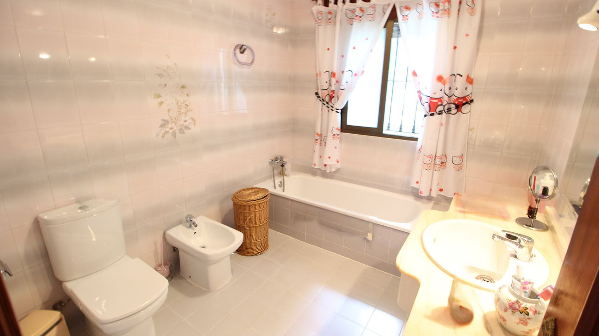 Villa for sale in Mijas