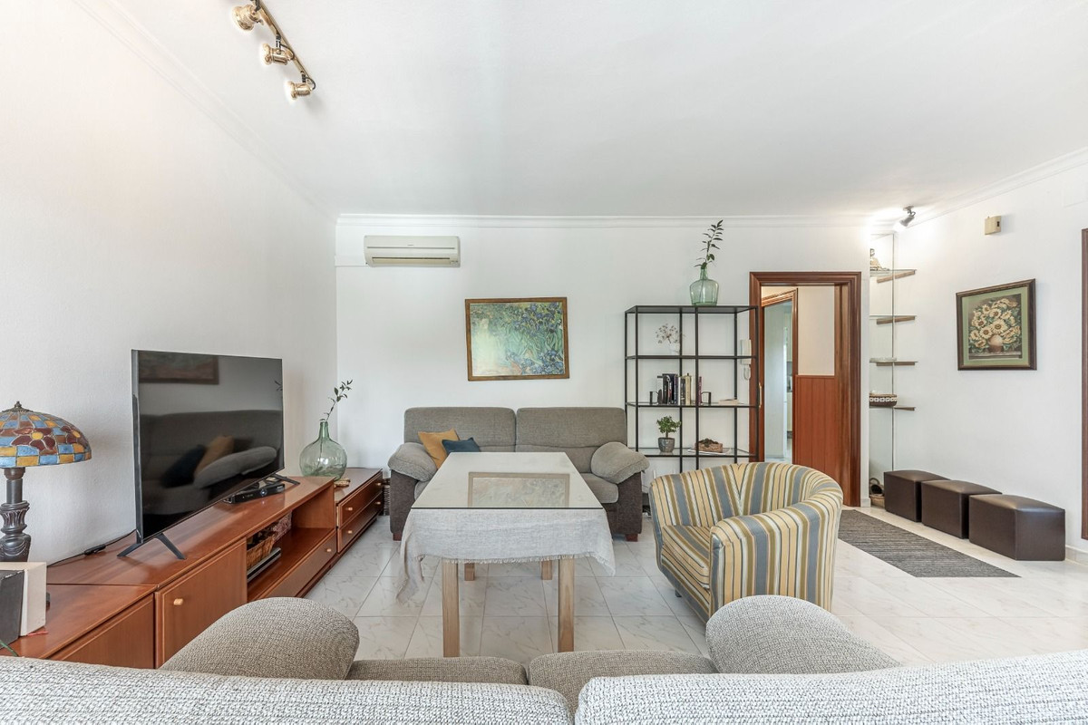 Villa for sale in Mijas