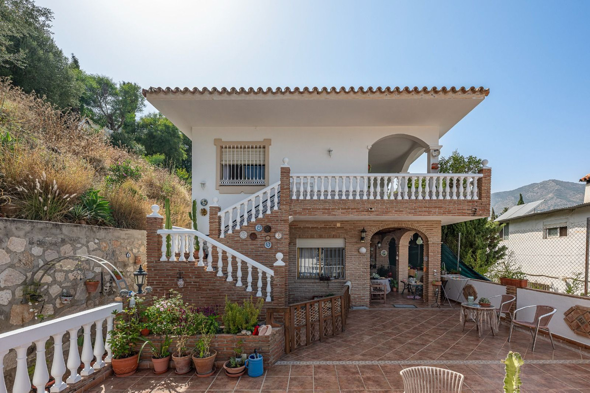 Villa for sale in Mijas