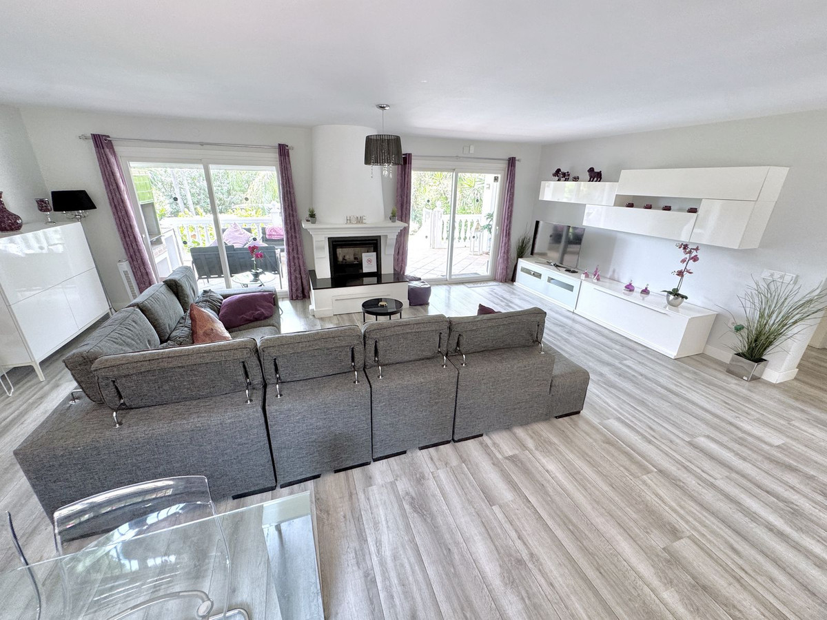 Villa for sale in Mijas