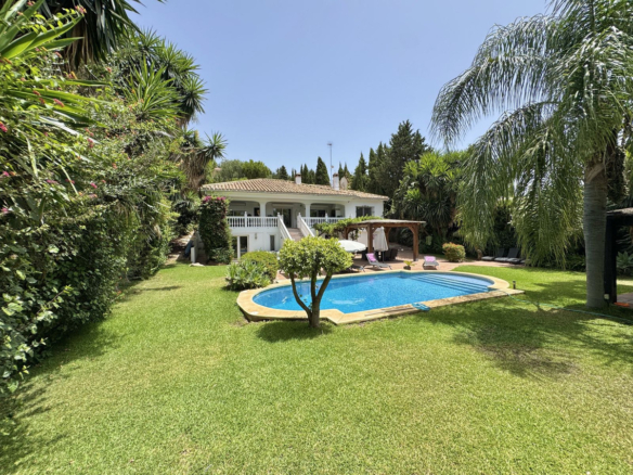 Villa for sale in Mijas