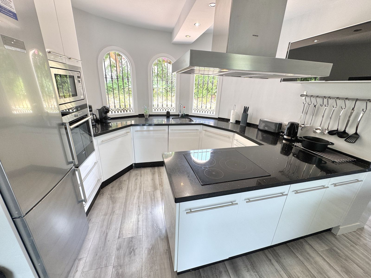 Villa for sale in Mijas
