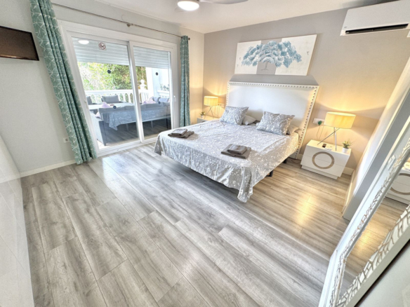 Villa for sale in Mijas