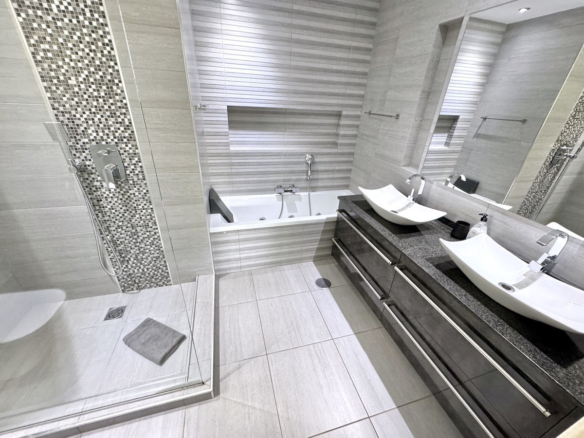 Villa for sale in Mijas