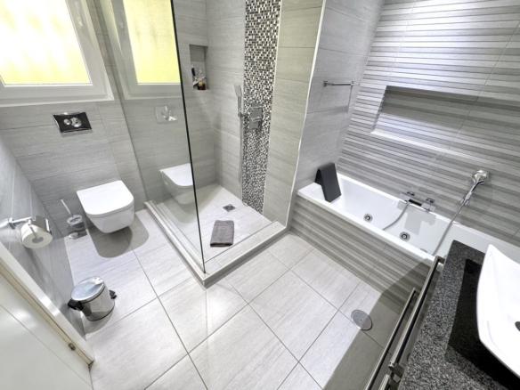 Villa for sale in Mijas