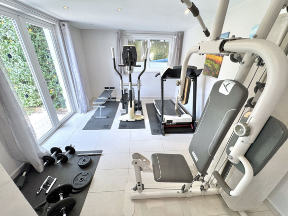 Villa for sale in Mijas