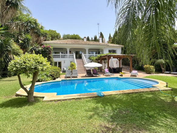 Villa for sale in Mijas