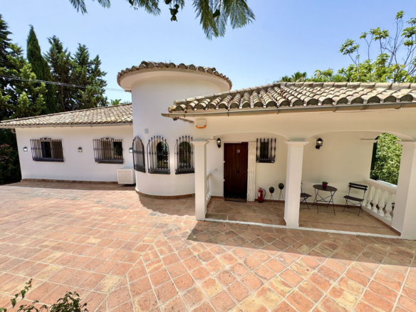 Villa for sale in Mijas