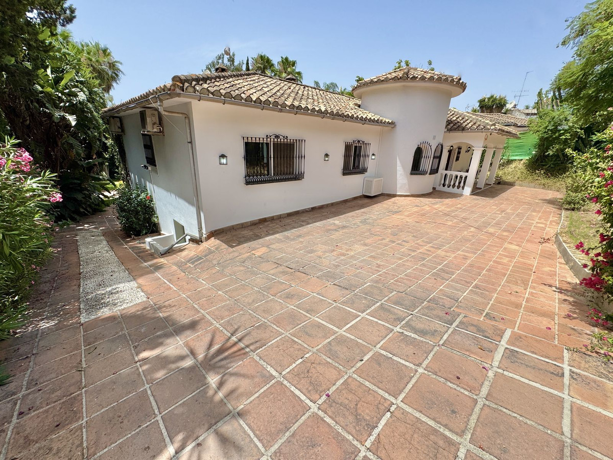 Villa for sale in Mijas