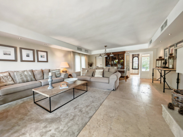Villa for sale in Mijas