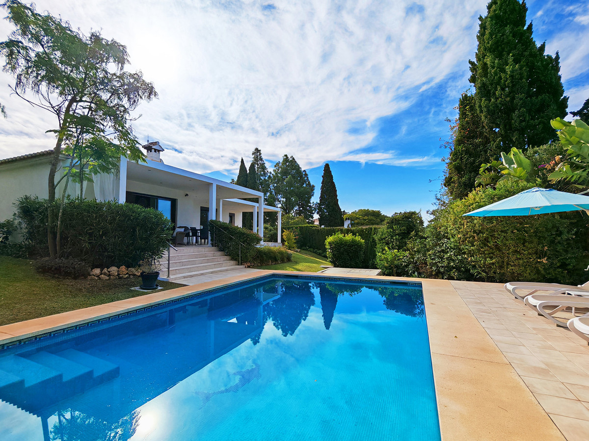 Villa for sale in Mijas