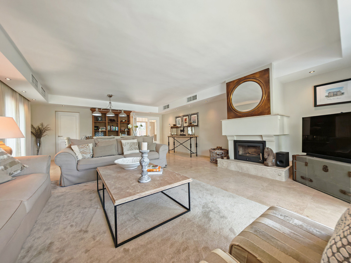 Villa for sale in Mijas