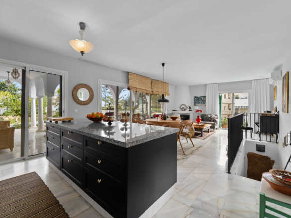 Villa for sale in Mijas