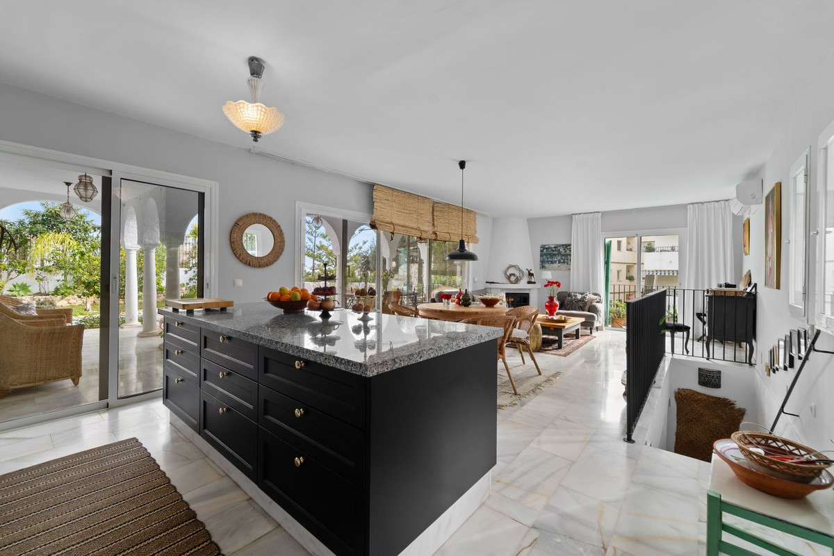 Villa for sale in Mijas