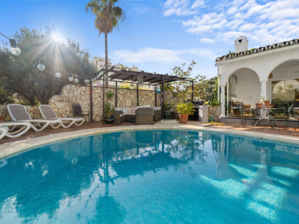 Villa for sale in Mijas