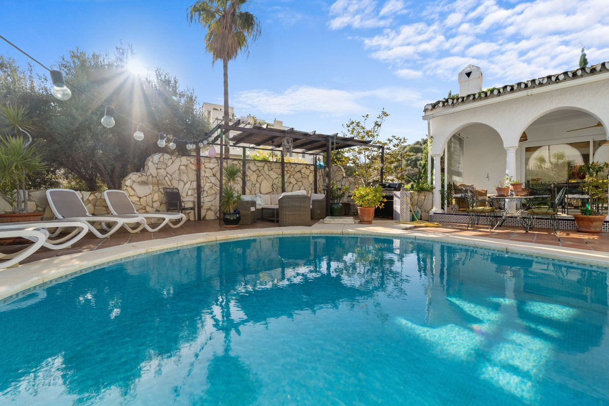 Villa for sale in Mijas