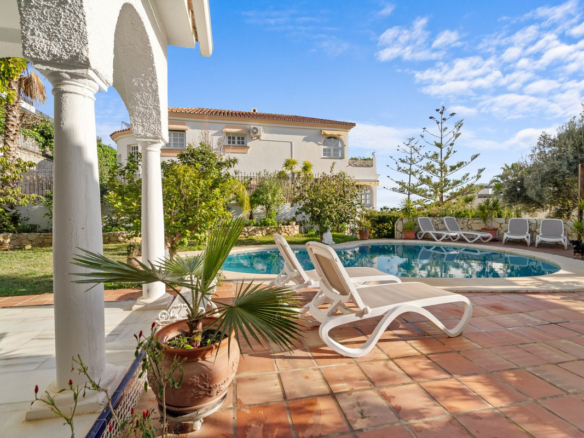 Villa for sale in Mijas