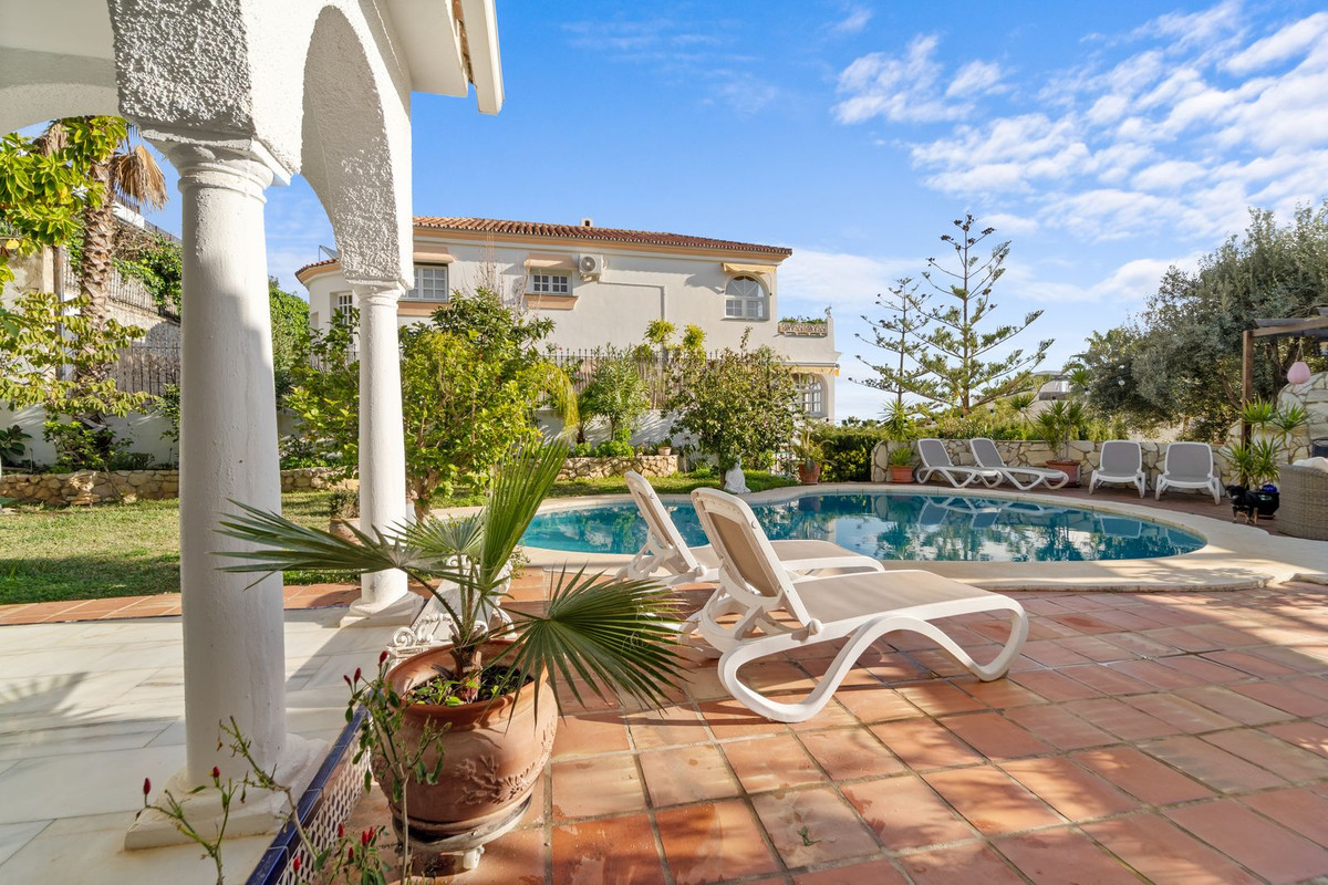 Villa for sale in Mijas
