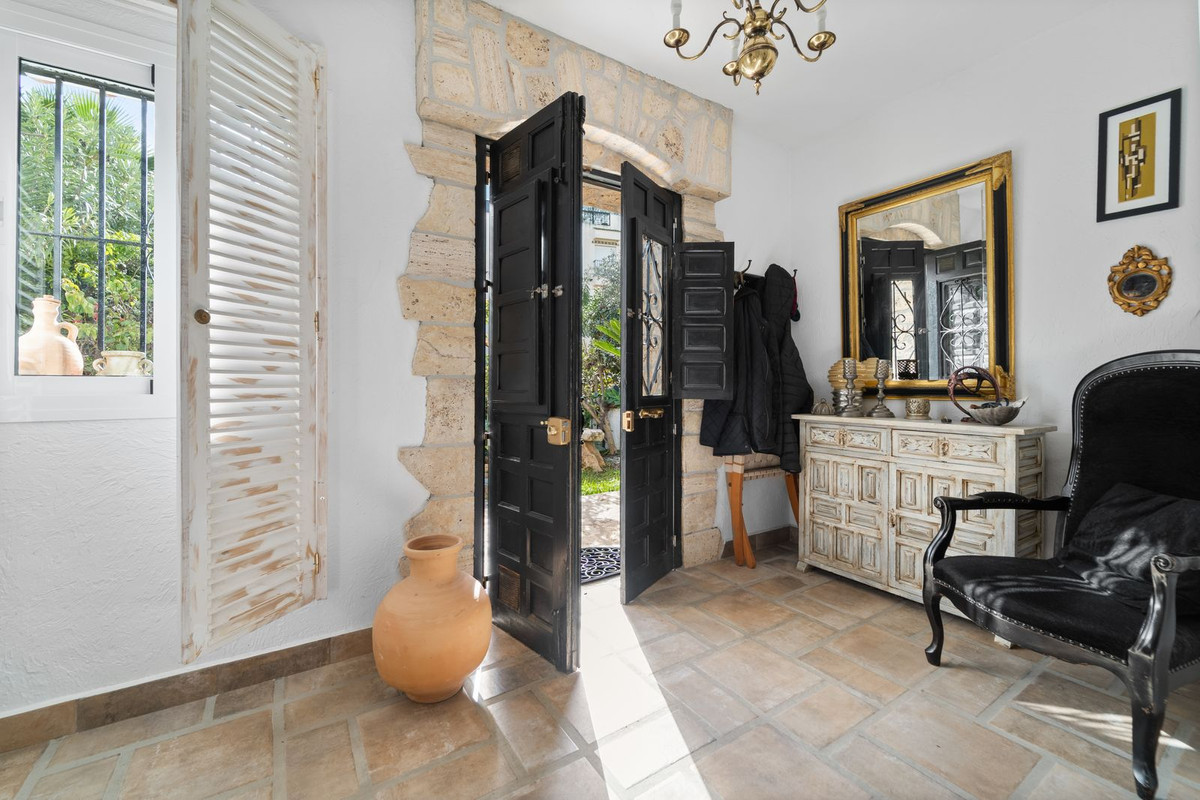 Villa for sale in Mijas