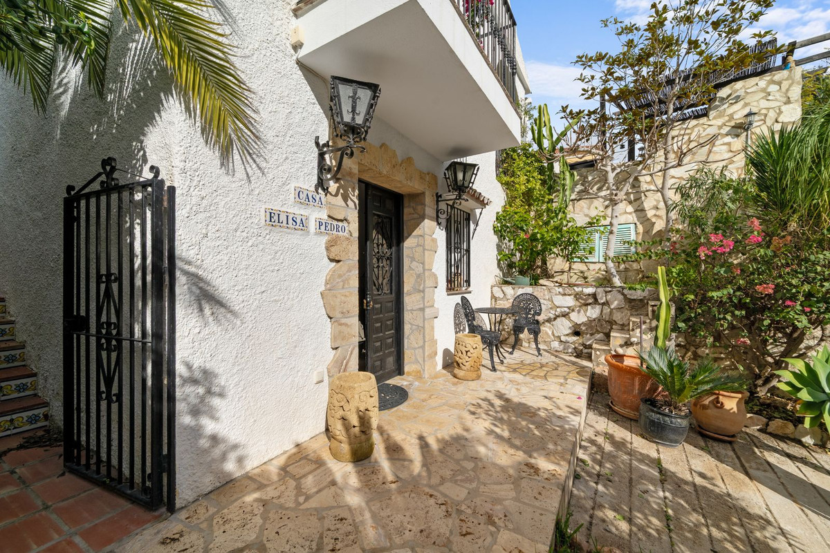 Villa for sale in Mijas