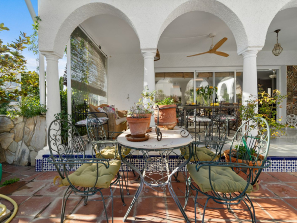 Villa for sale in Mijas