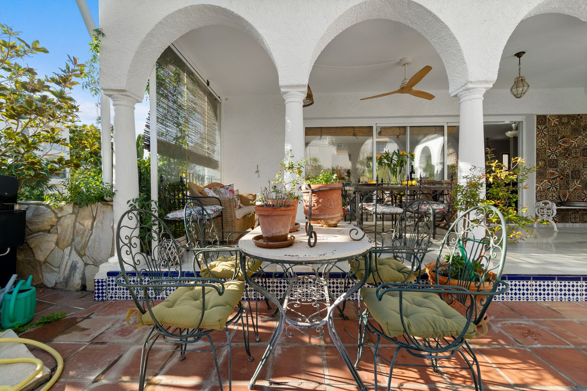 Villa for sale in Mijas