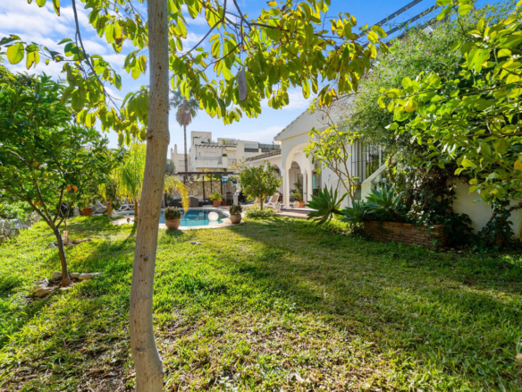 Villa for sale in Mijas