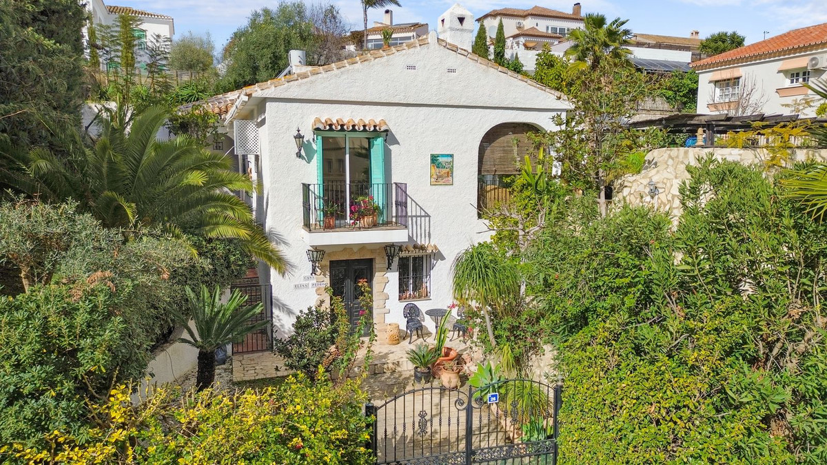 Villa for sale in Mijas