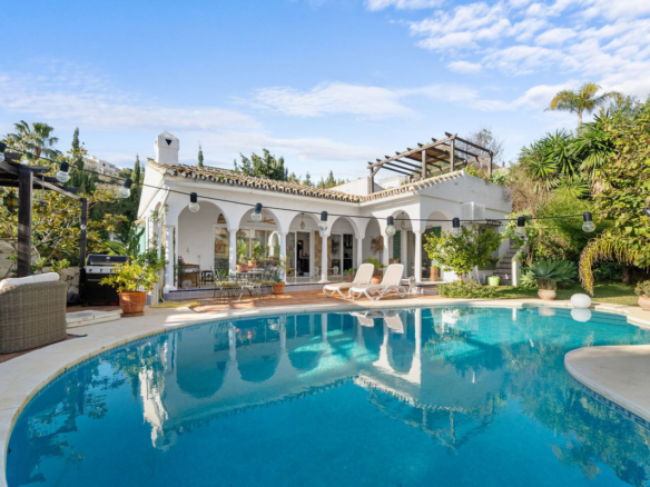 Villa for sale in Mijas