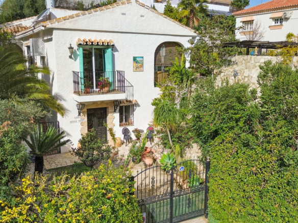 Villa for sale in Mijas