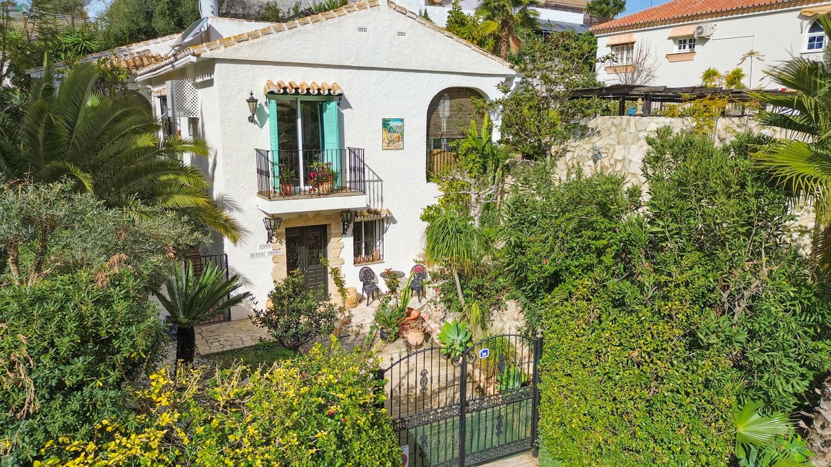 Villa for sale in Mijas