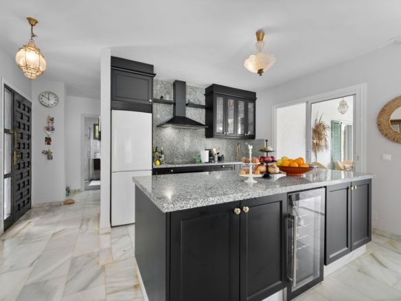 Villa for sale in Mijas
