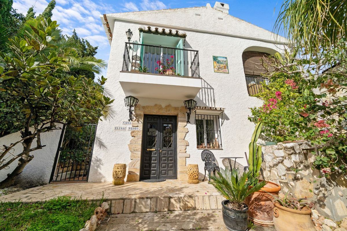 Villa for sale in Mijas