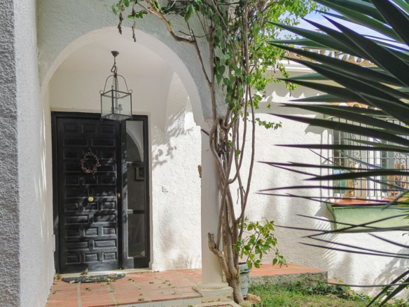 Villa for sale in Mijas