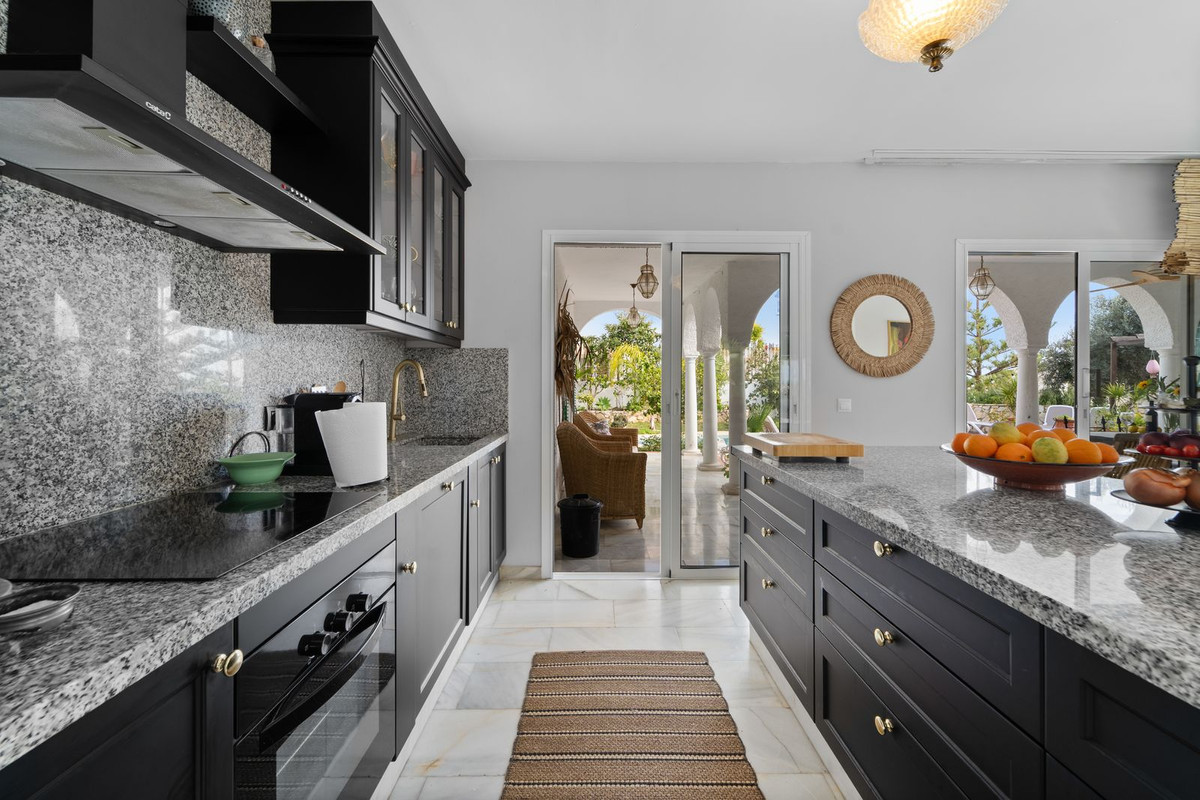 Villa for sale in Mijas