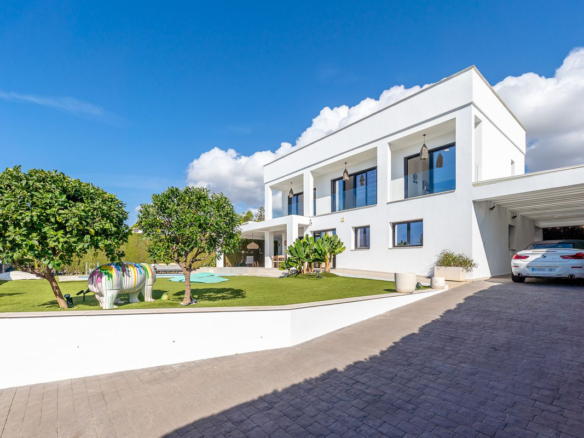 Villa for sale in Mijas