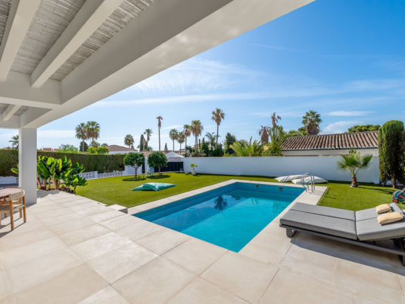 Villa for sale in Mijas