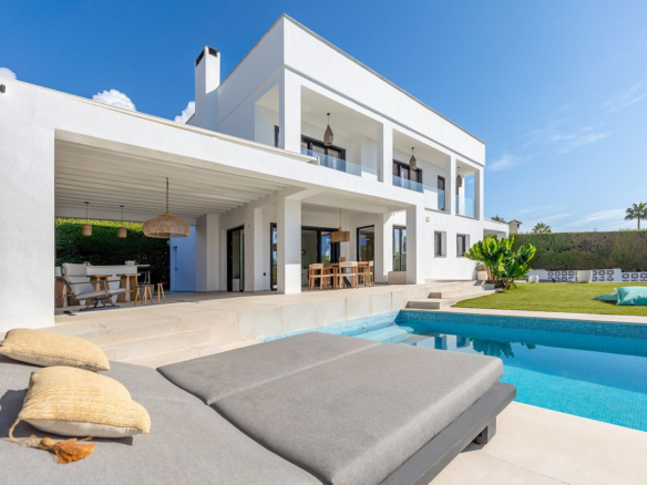 Villa for sale in Mijas