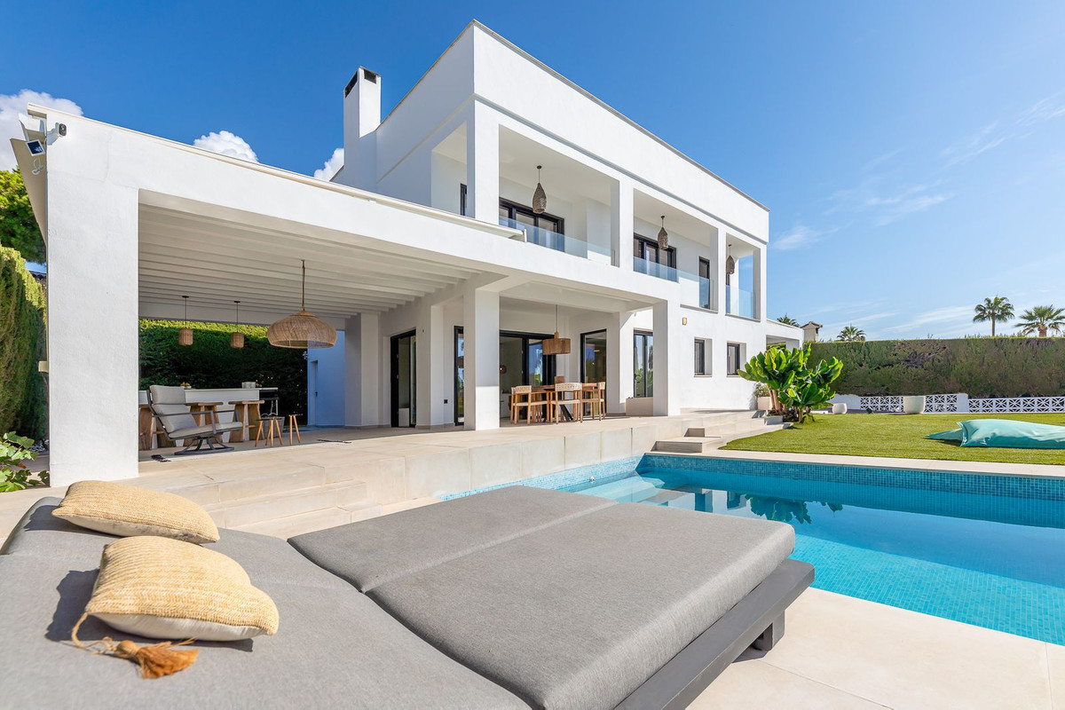 Villa for sale in Mijas