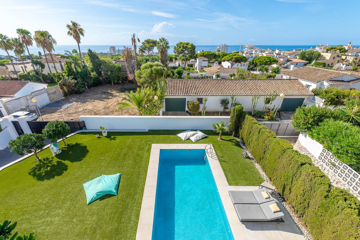 Villa for sale in Mijas
