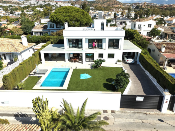 Villa for sale in Mijas