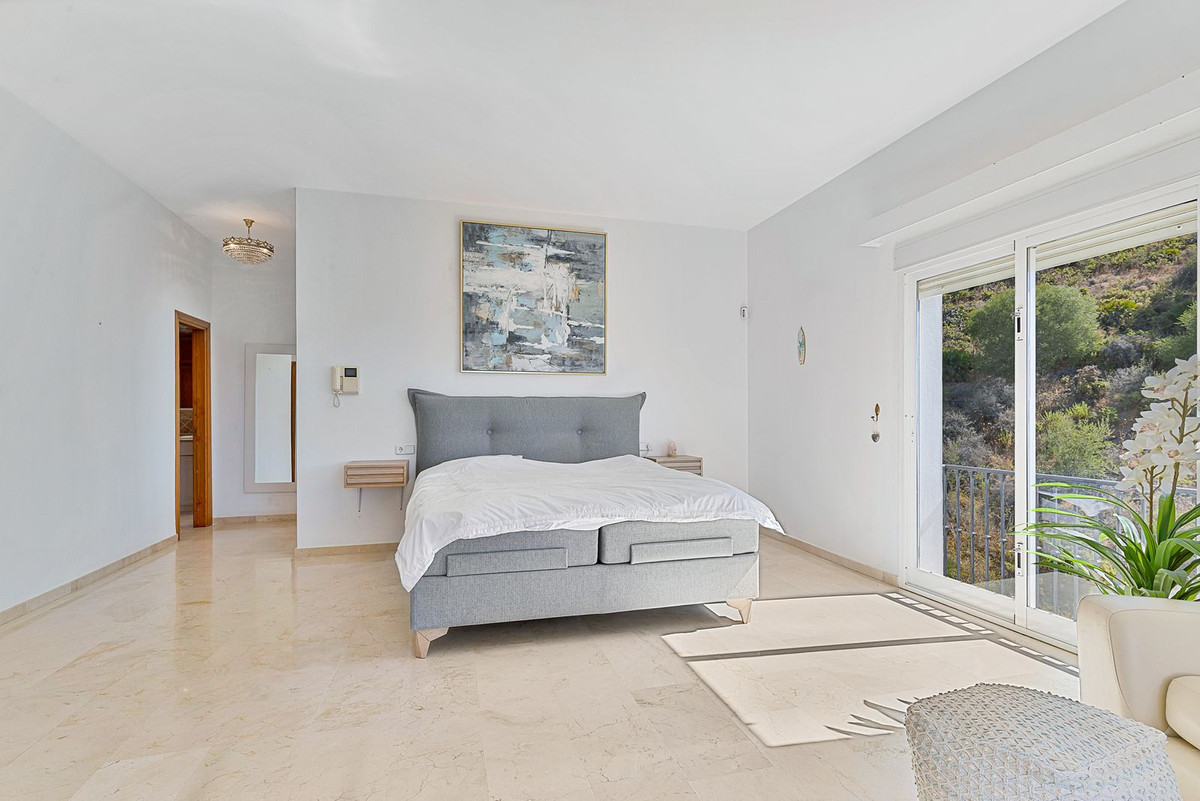 Villa for sale in Mijas