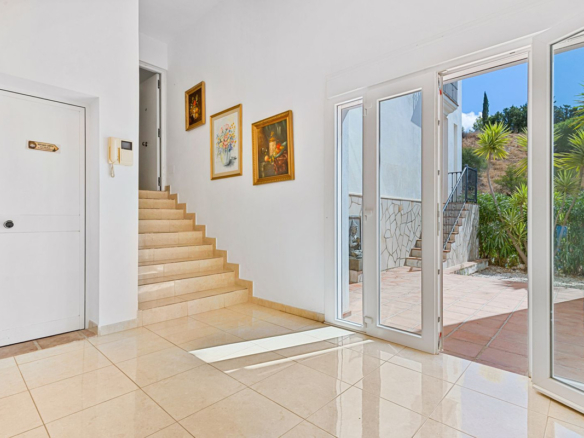Villa for sale in Mijas