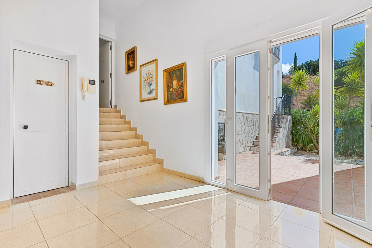 Villa for sale in Mijas