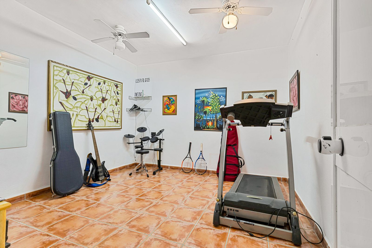 Villa for sale in Mijas