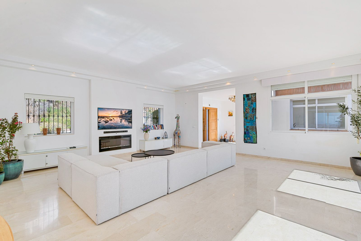 Villa for sale in Mijas