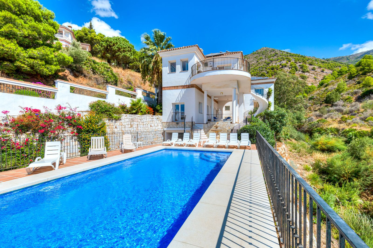 Villa-in-Mijas-Ref-R5495743 Villa for sale in Mijas