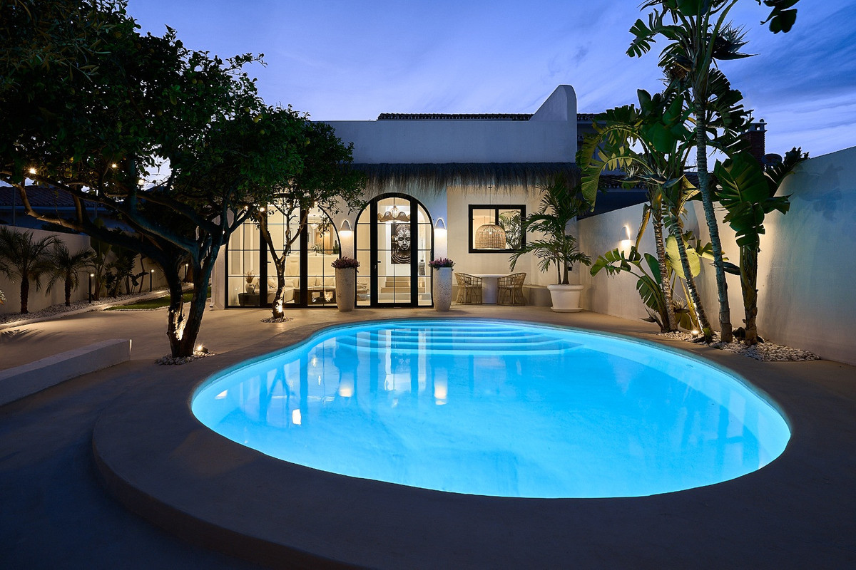 Villa for sale in Torremolinos