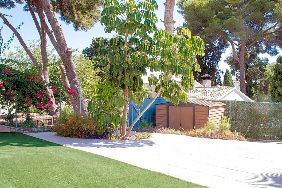 Villa for sale in Torremolinos
