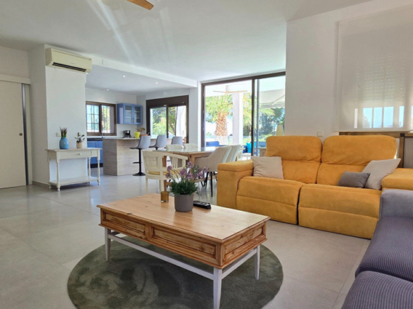 Villa for sale in Torremolinos